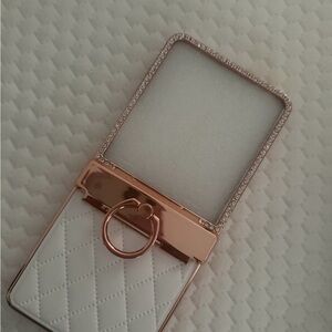 Elegant Quilted White and Rose Gold Ring Box
